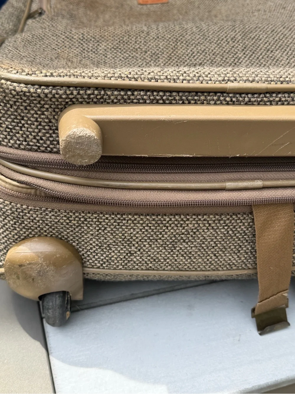 Vintage 24” Hartmann Tweed Rolling Suitcase/Luggage READ